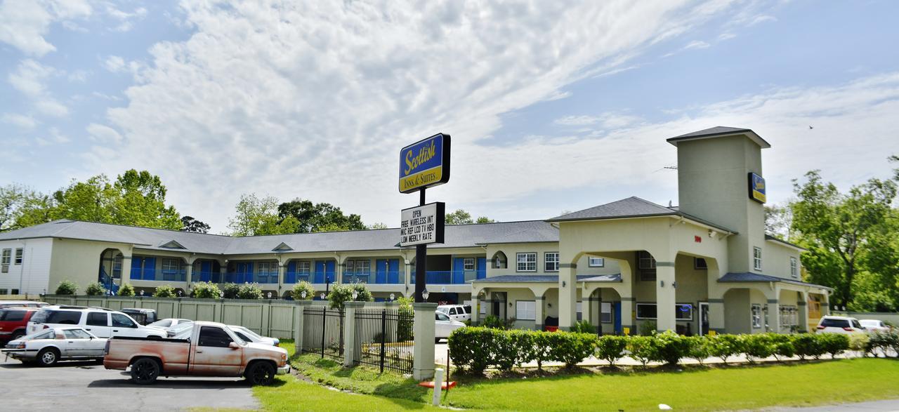 Scottish Inn And Suites Alvin Exteriör bild