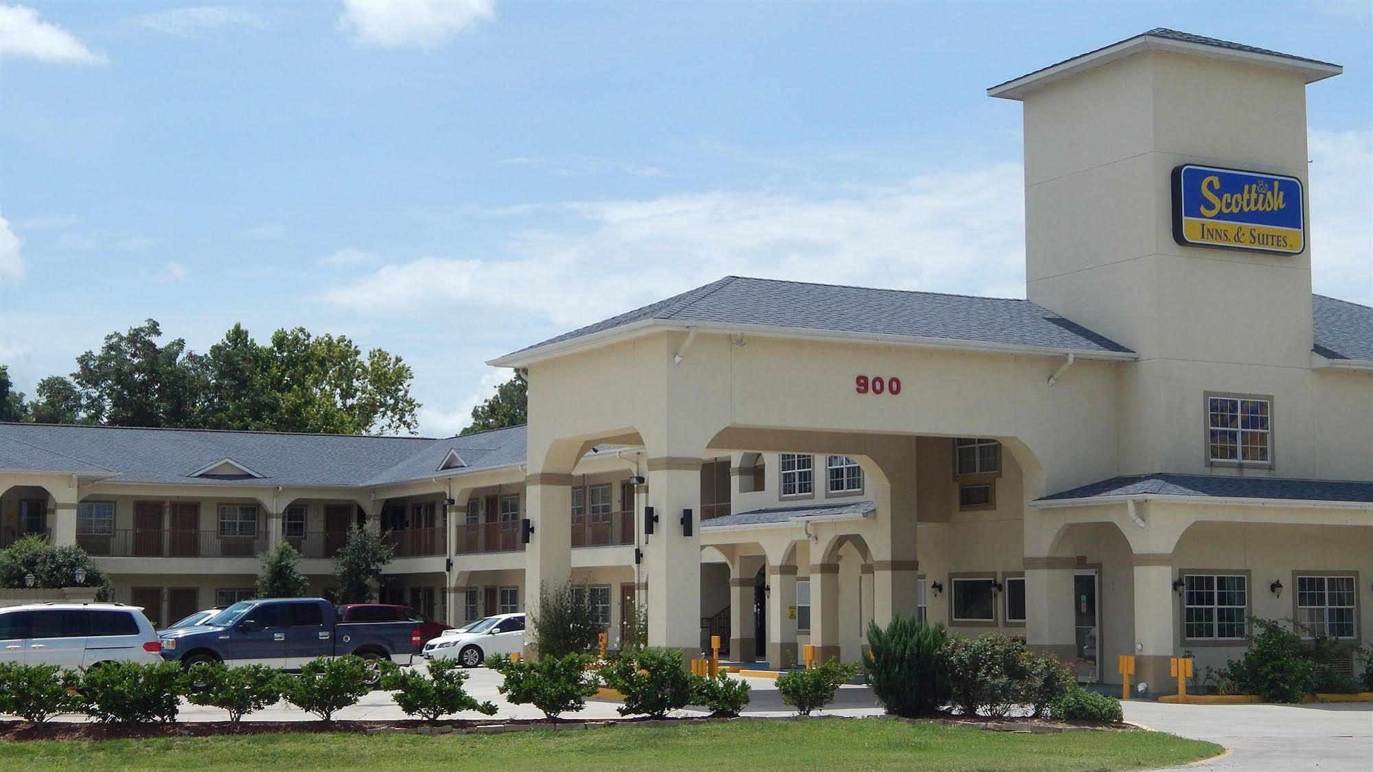 Scottish Inn And Suites Alvin Exteriör bild